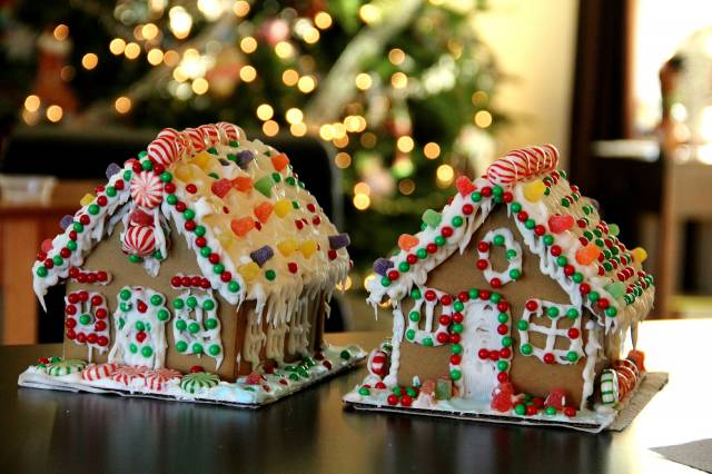 Gingerbread House Family Experience